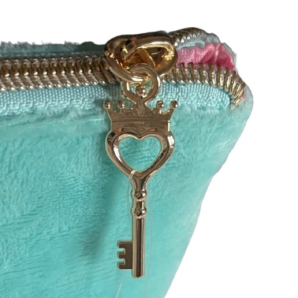 NEW Juicy Couture Light Blue Velour Cosmetic Makeup Travel Bag & Bottle - Picture 4 of 14
